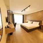 East 4* 슬리에마